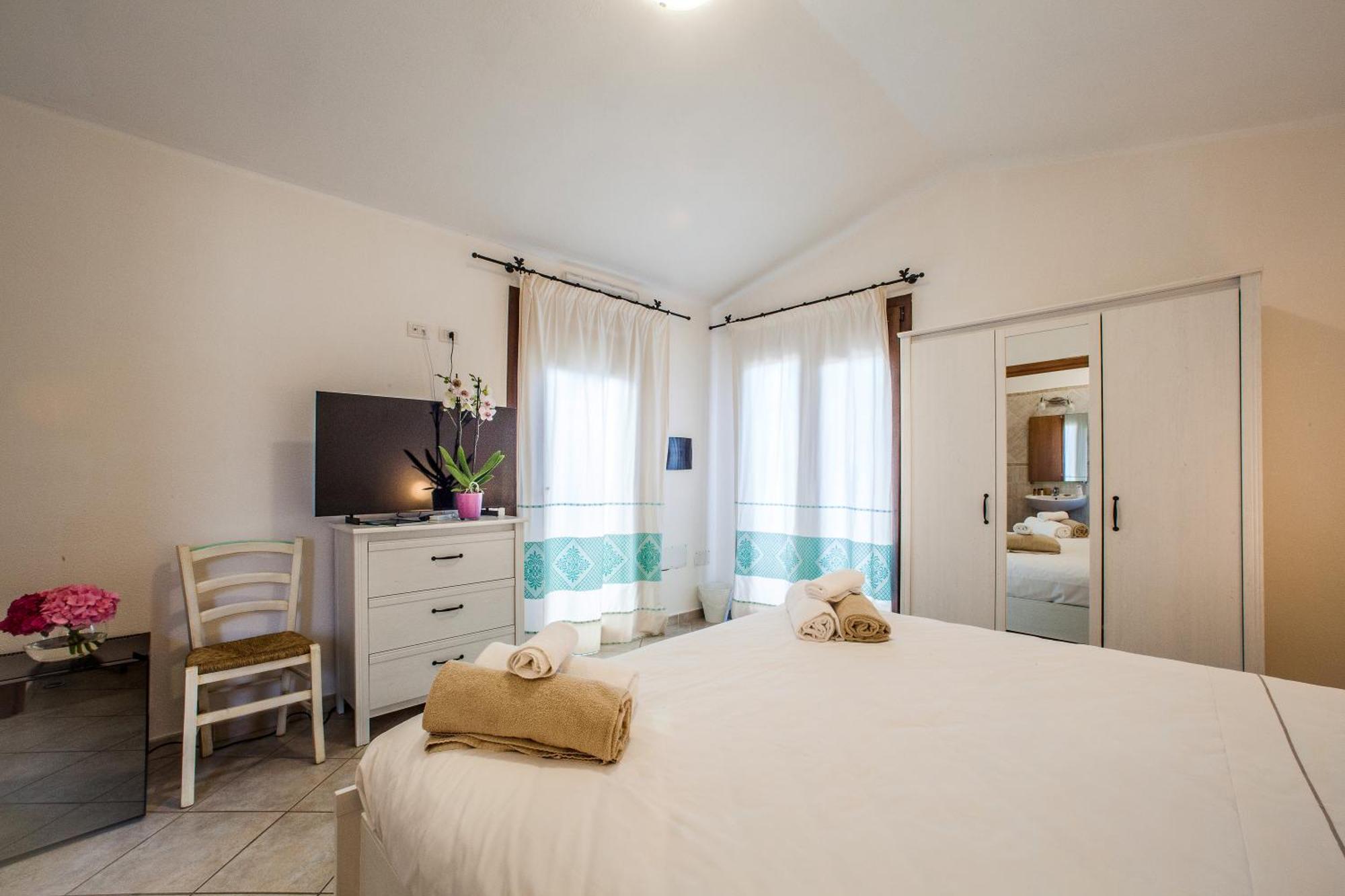 Hotel New Barcavela Santa Margherita di Pula Exterior photo