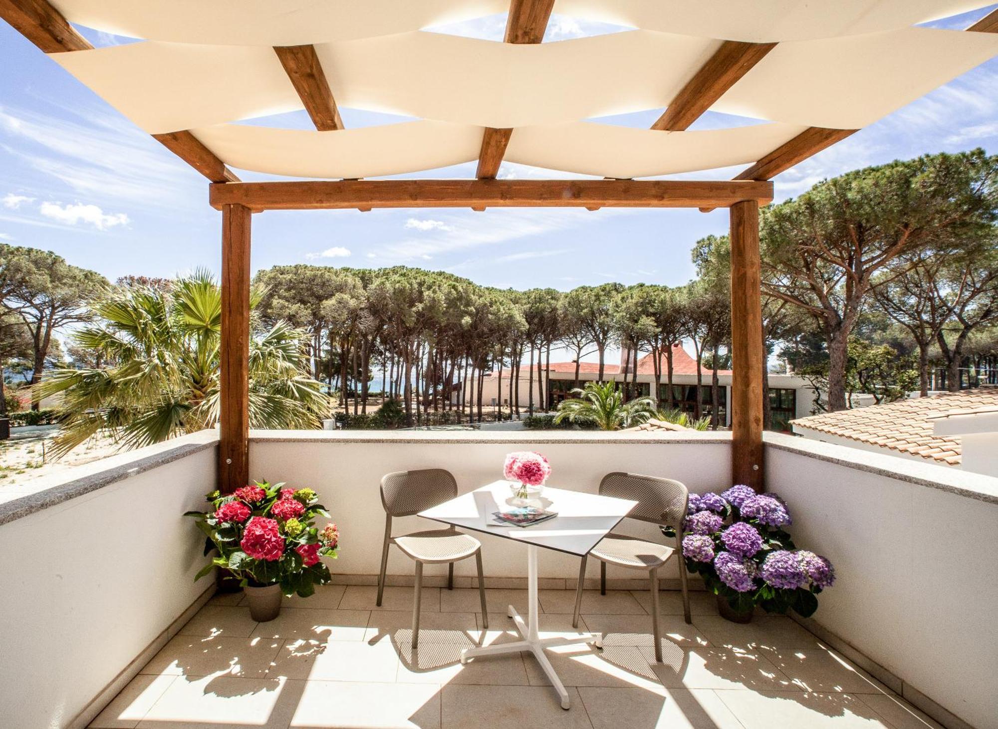 Hotel New Barcavela Santa Margherita di Pula Exterior photo